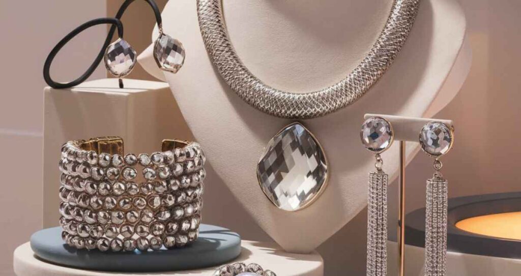 What Is Fashion Jewelry?